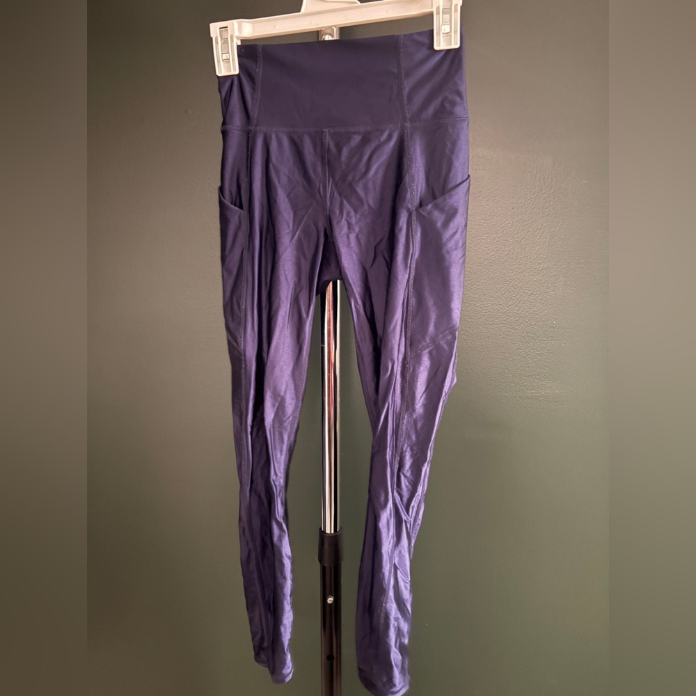 Fabletics - Oasis High Waisted Shine 7/8 Leggings